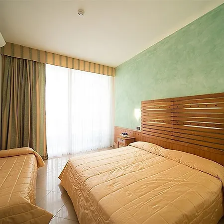 ホテル Smeraldo 4*